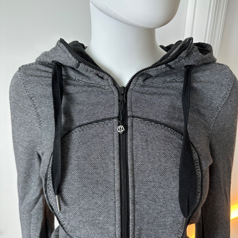 Lululemon Scuba Zip Hoodie size 4